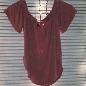 Off the shoulder shirt💞